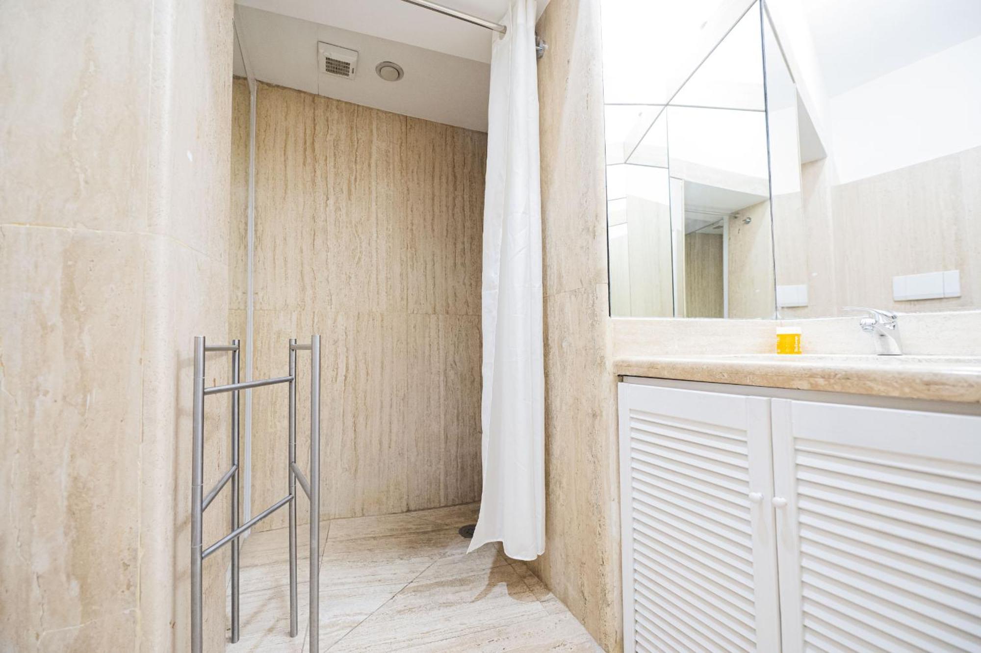 Apartment Via Giulia Charming With Balcony Rom