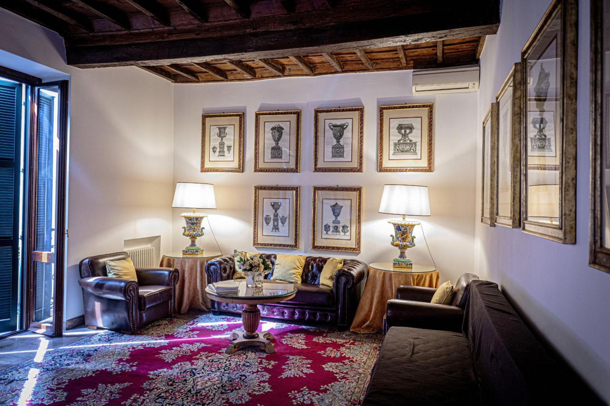 Via Giulia Charming With Balcony Apartment Rom